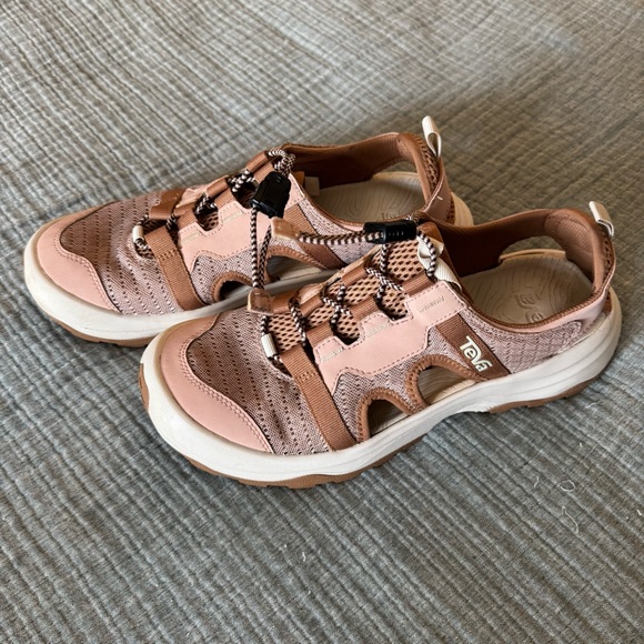 Teva Women’s Outflow Sneakers - Picture 1 of 4